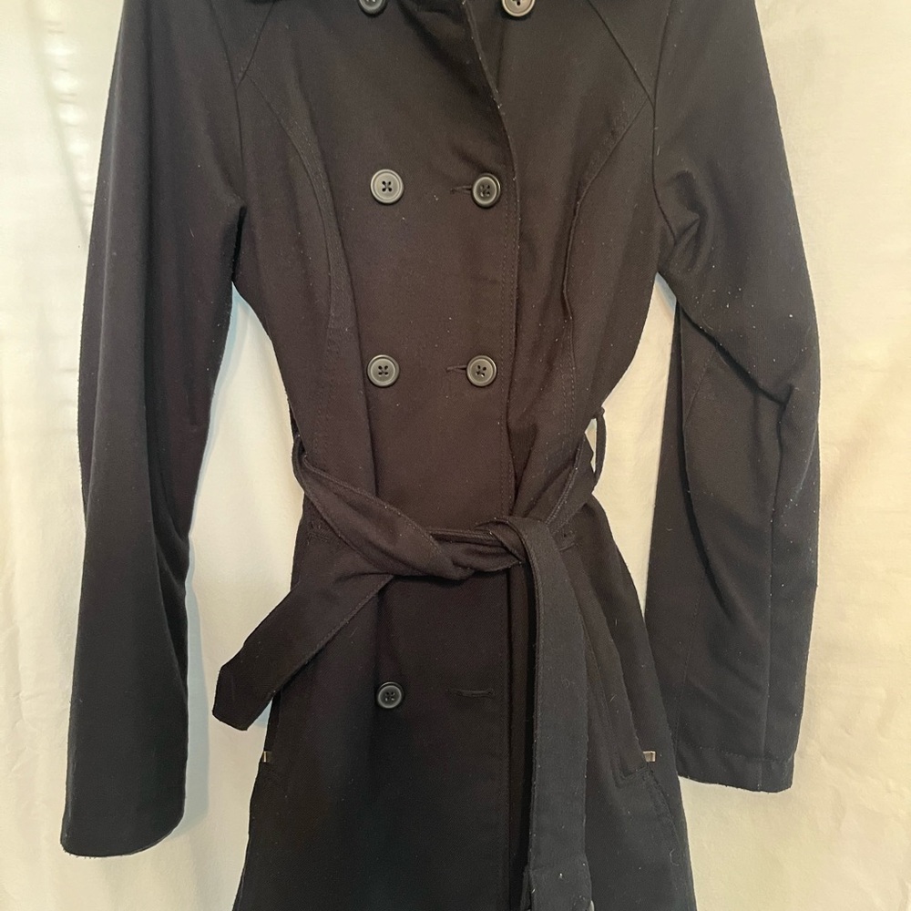 This- Columbia lady pea coat is a stylish and versatile outerwear piece